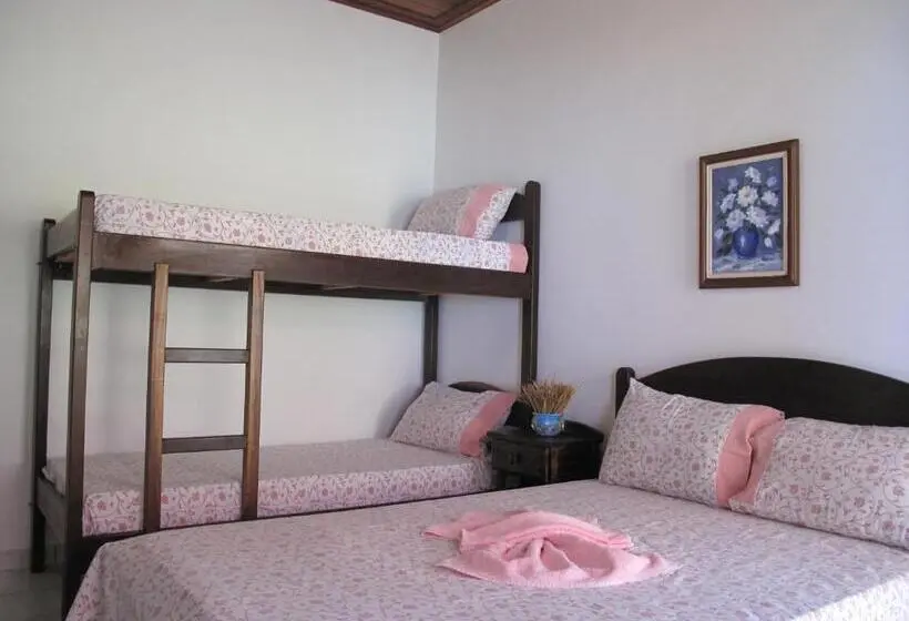 スタンダード４人部屋, Pousada Atelier Aly Da Costa