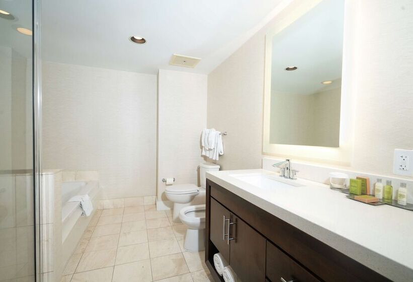 Номер Стандарт 2 Двуспальные Кровати, Doubletree Resort & Spa By Hilton Ocean Pointn. Miami Beach