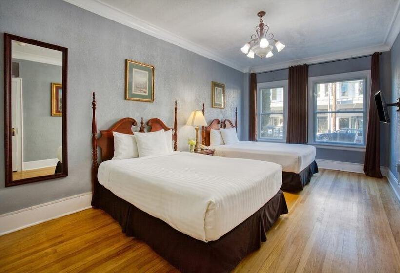 Номер Deluxe, Marqueen