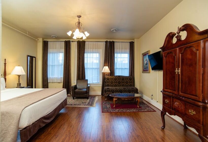 Номер Deluxe, Marqueen