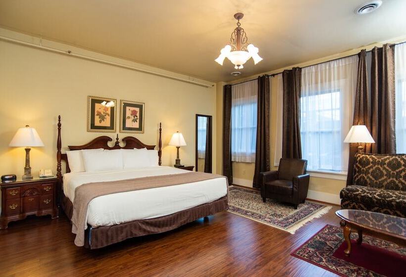 Номер Deluxe, Marqueen