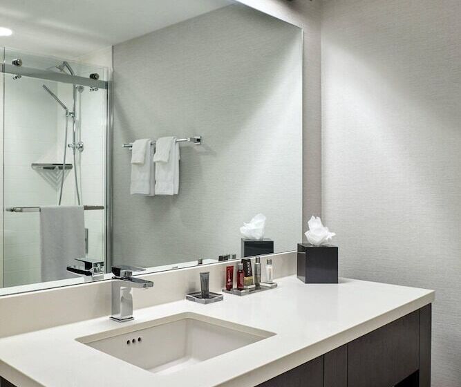 스탠다드 룸 더블 침대 2개, Marriott Cincinnati Northeast