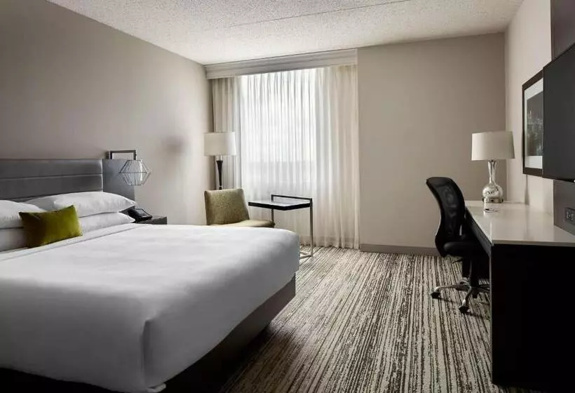 キングサイズベッドのスタンダードルーム, Marriott Cincinnati Northeast