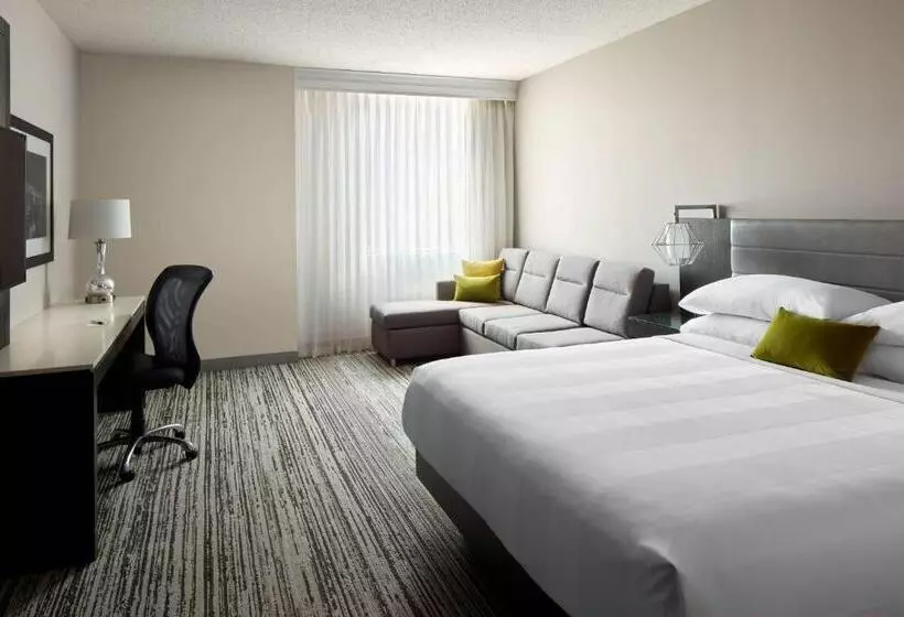 キングサイズベッドのスタンダードルーム, Marriott Cincinnati Northeast