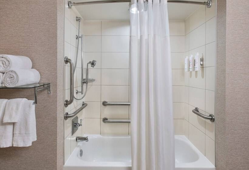 带2个双人床的标准工作室, Philadelphia Airport Marriott