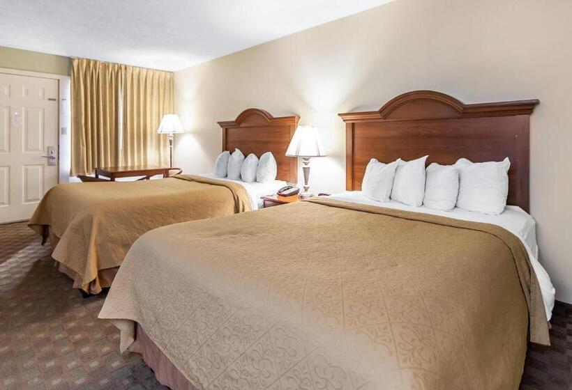 سوییت, Quality Inn & Suites At Dollywood Lane