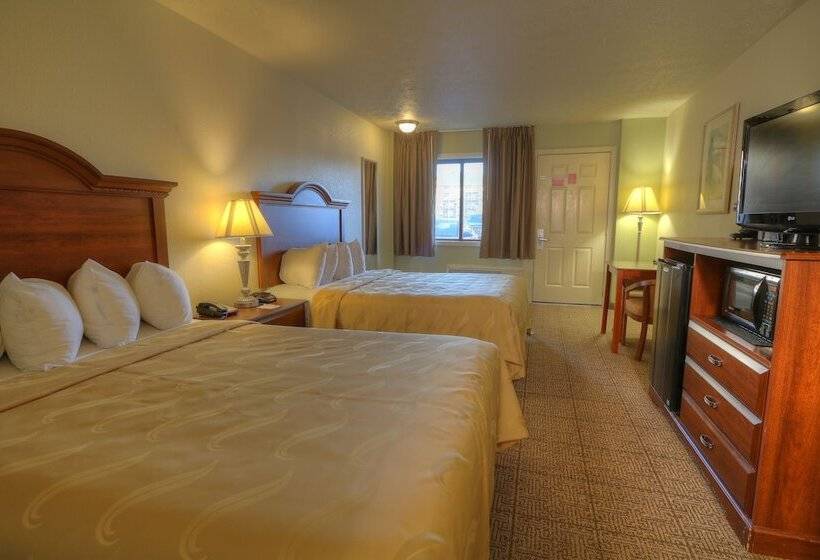 سوییت, Quality Inn & Suites At Dollywood Lane