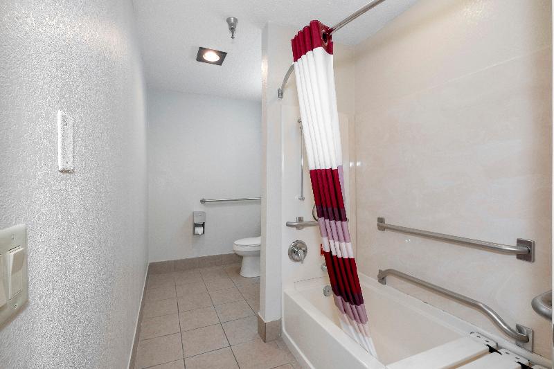 Номер Deluxe Адаптированный для Инвалидов, Red Roof Inn Springfield, Mo