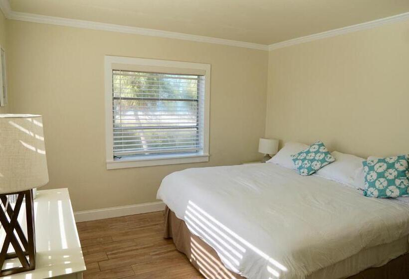سوئیت با تخت بزرگ, The Molloy   Treasure Island Suites & Cottages