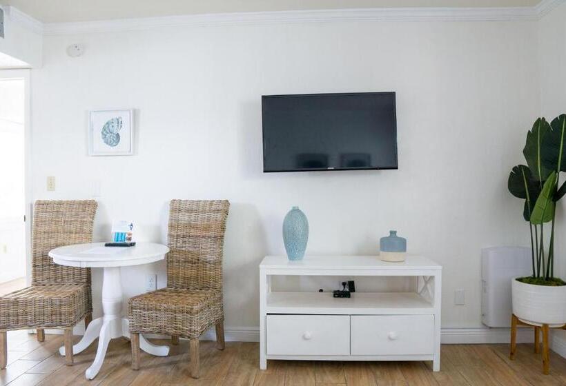 스위트 킹사이즈 침대, The Molloy   Treasure Island Suites & Cottages