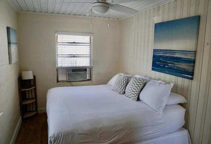 스위트 킹사이즈 침대, The Molloy   Treasure Island Suites & Cottages