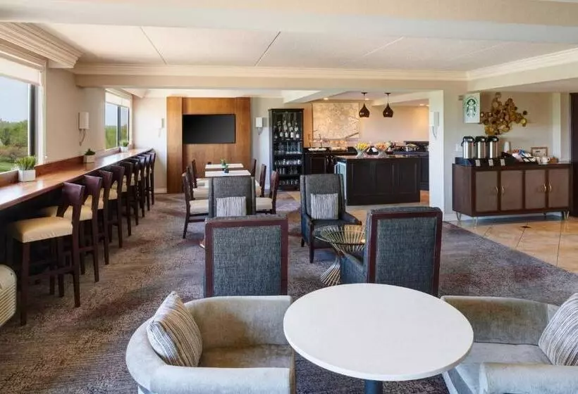 キングサイズベッドのデラックスルーム, Ann Arbor Marriott Ypsilanti At Eagle Crest