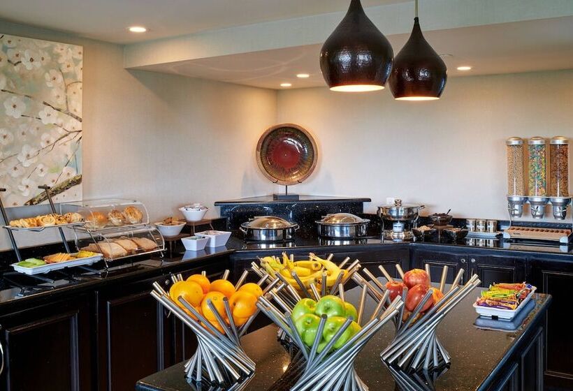 ２ダブルベッドのスタンダードルーム, Ann Arbor Marriott Ypsilanti At Eagle Crest