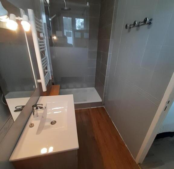 ファミリールーム, Entre Lacs Et Volcans