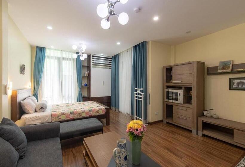 استودیوی استاندارد, Auntie Liên S Homestay