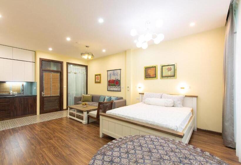 استودیوی استاندارد, Auntie Liên S Homestay