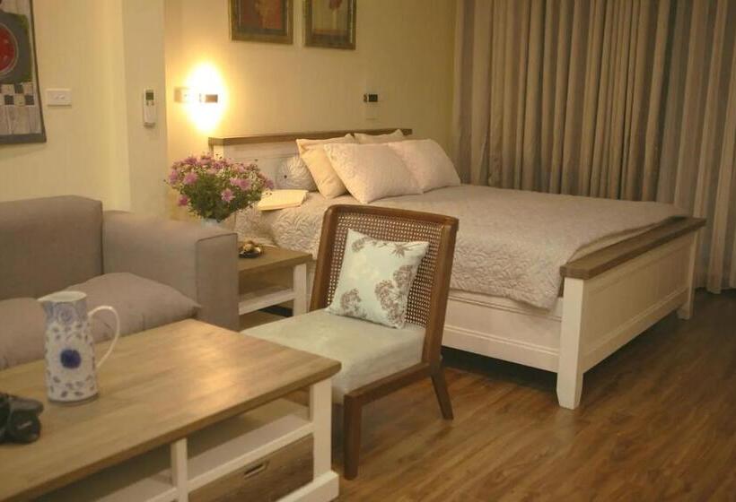 استودیوی استاندارد, Auntie Liên S Homestay