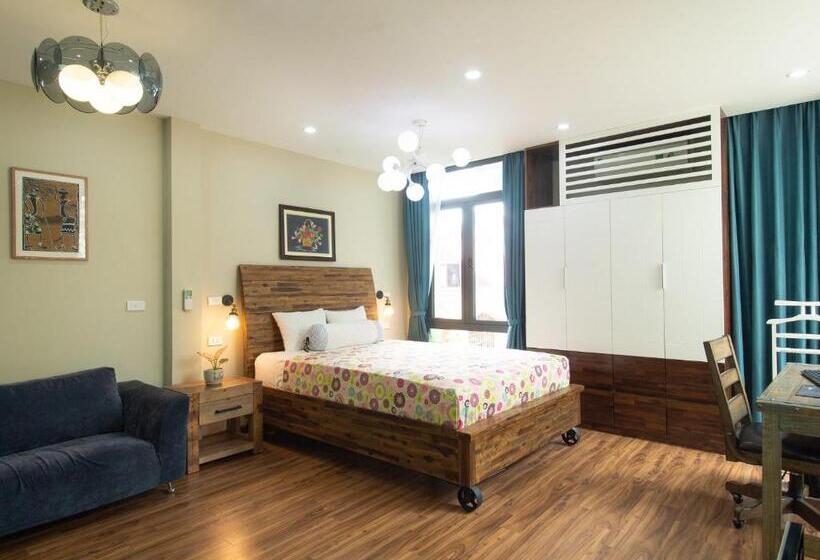 استودیوی استاندارد, Auntie Liên S Homestay