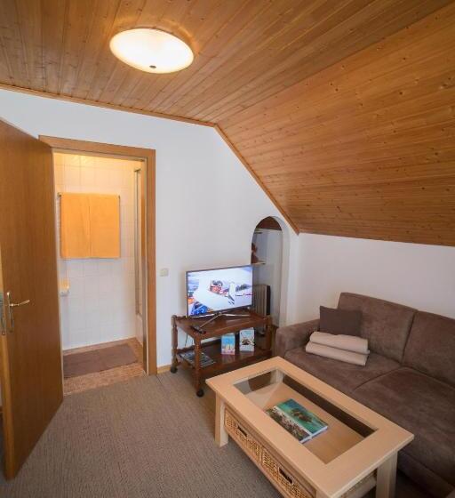 חדר סטנדרט עם מרפסת, Dormio Gasthof Höllwirt