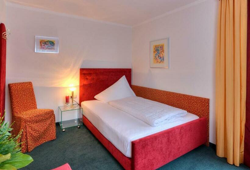 غرفة قياسية فردية, Pension Grissemann