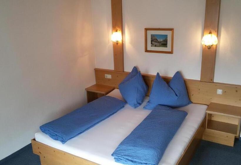 חדר סטנדרט לארבעה, Pension Appartements Via Claudia