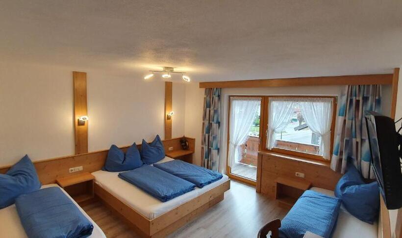 חדר סטנדרט לארבעה, Pension Appartements Via Claudia