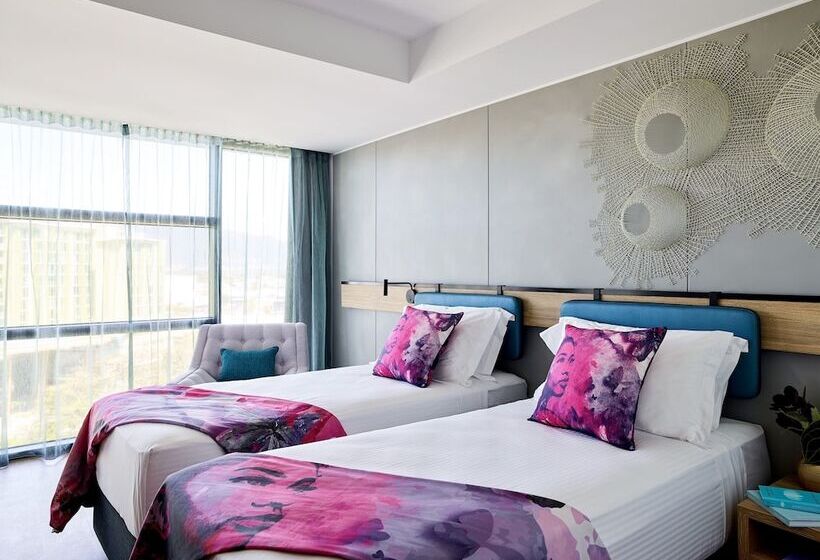 スタンダードルーム, Crystalbrook Flynn