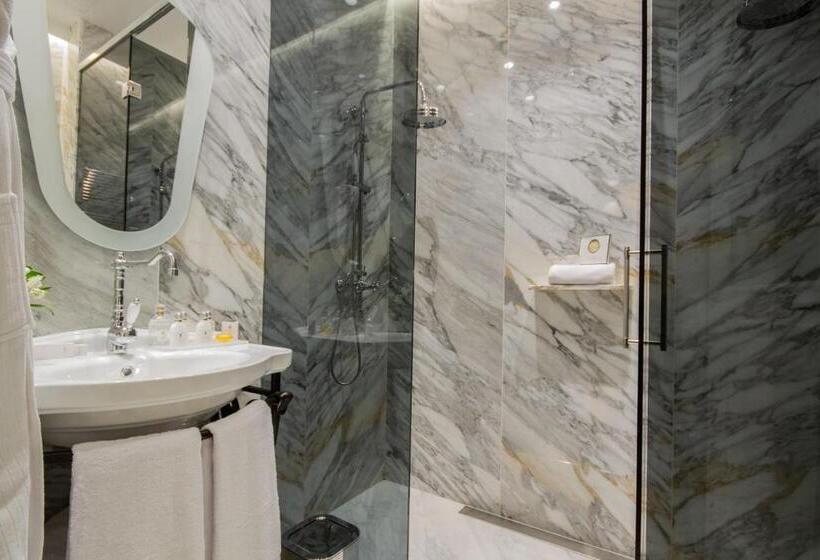 スタンダードルーム, Myr Palacio Vallier