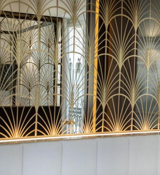 ジュニアスイート, Myr Palacio Vallier