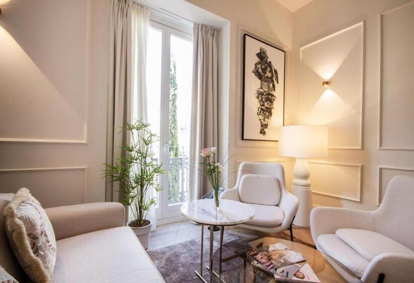 ジュニアスイート, Myr Palacio Vallier