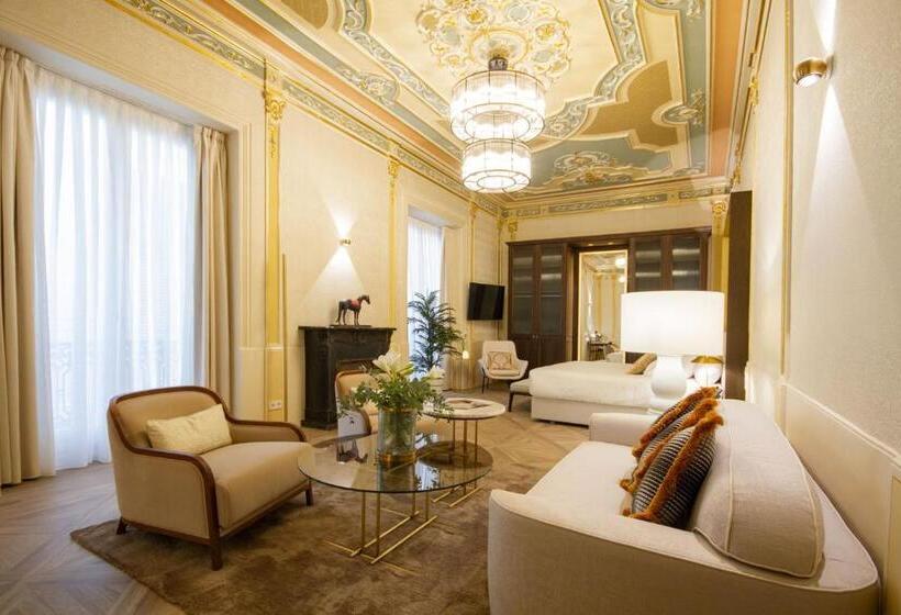 スイート, Myr Palacio Vallier