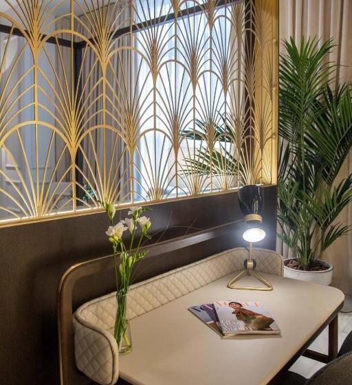 プレジデントスイートルーム, Myr Palacio Vallier