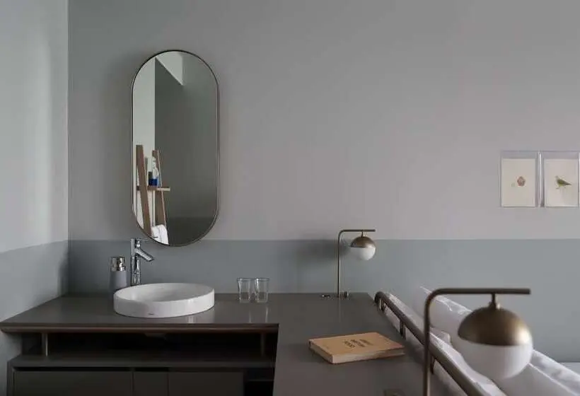Standard-huone, Anteroom Naha