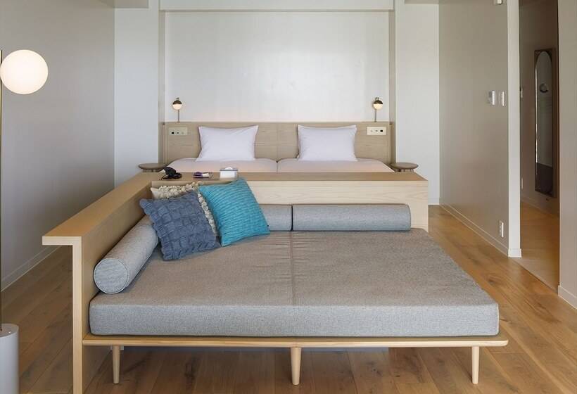 Номер Deluxe, Anteroom Naha