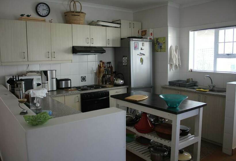 منزل غرفة نوم واحدة, Hubbs Place