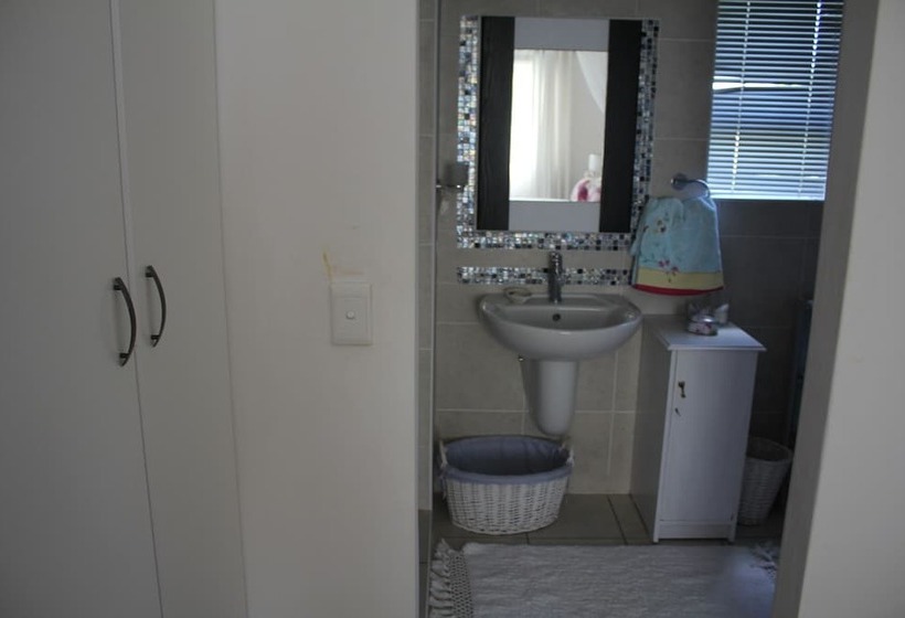 منزل غرفة نوم واحدة, Hubbs Place