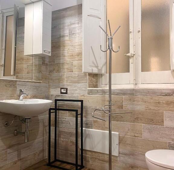 اتاق استاندارد, Dani's House