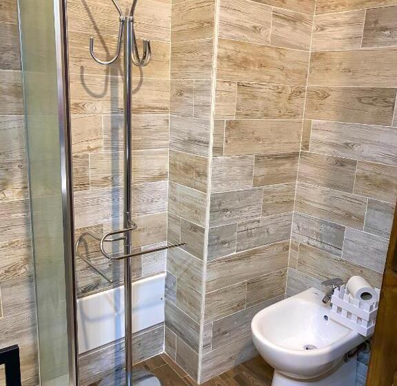 اتاق استاندارد یک نفره, Dani's House