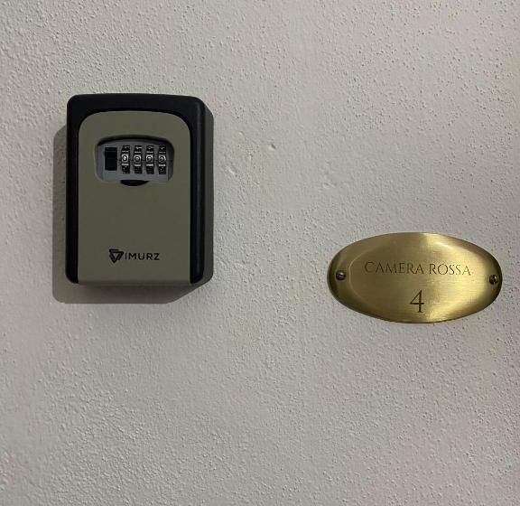 اتاق لوکس, Dani's House