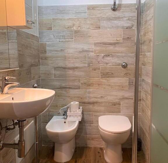 اتاق لوکس, Dani's House