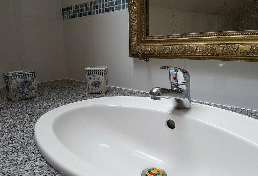 家庭间, Le Champ Du Pré