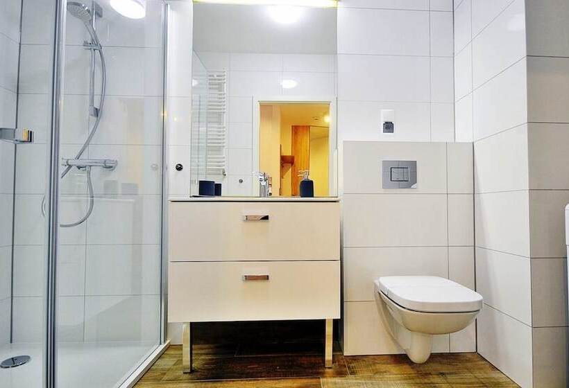 2-Bedroom Classic Apartment, Balticon Polanki Park