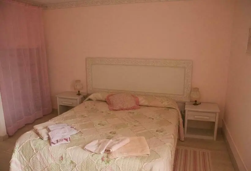 スタンダードルーム, Le Clos Des Cedres B&b