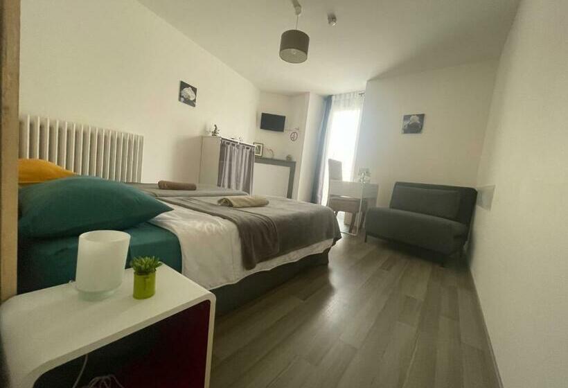 Номер Стандарт Трехместный, Gîte:sur Le Chemin