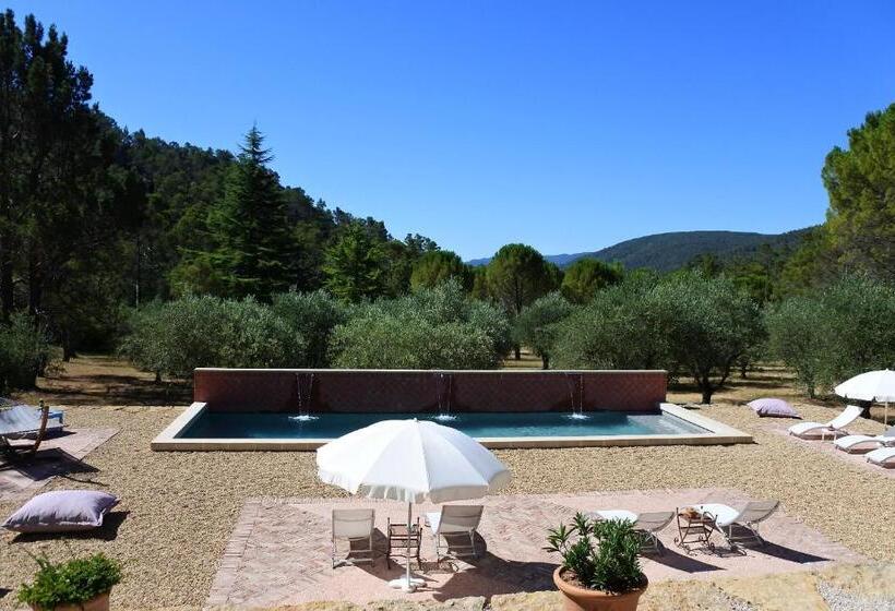 Трехместный Номер Стандарт Вид на Бассейн, La Bastide De La Provence Verte, Chambres D Hôtes