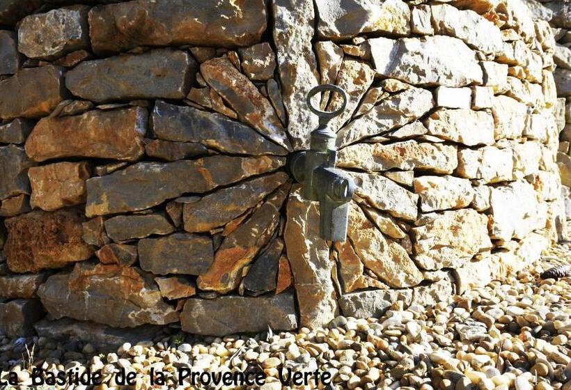 Трехместный Номер Стандарт Вид на Бассейн, La Bastide De La Provence Verte, Chambres D Hôtes