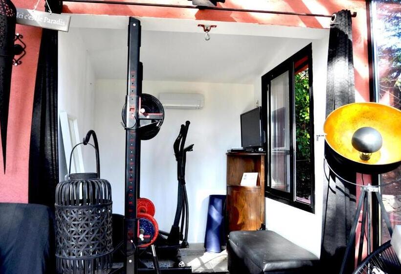 Вилла с 1 спальней и бассейном, La Bastide De La Provence Verte, Chambres D Hôtes