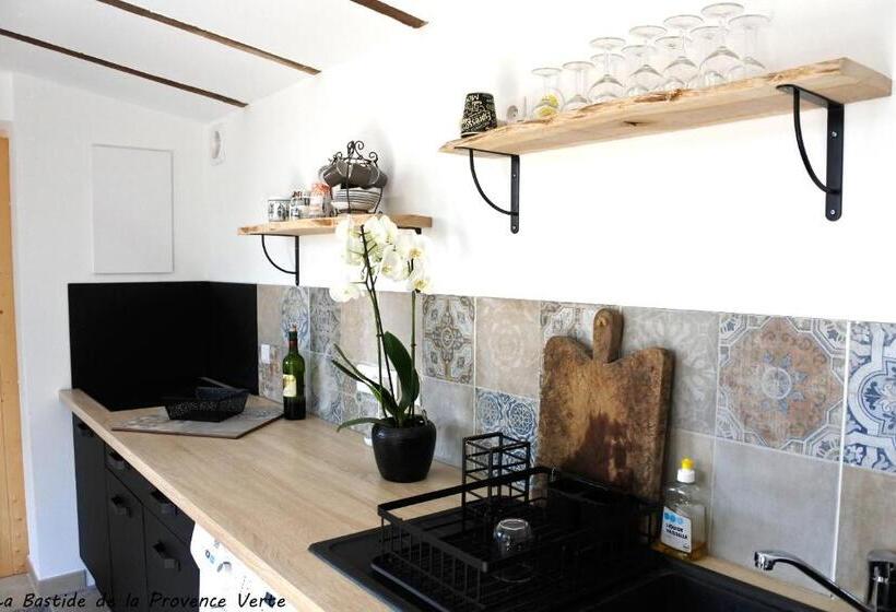 Вилла с 1 спальней и бассейном, La Bastide De La Provence Verte, Chambres D Hôtes