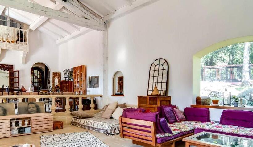 Вилла с 1 спальней и бассейном, La Bastide De La Provence Verte, Chambres D Hôtes