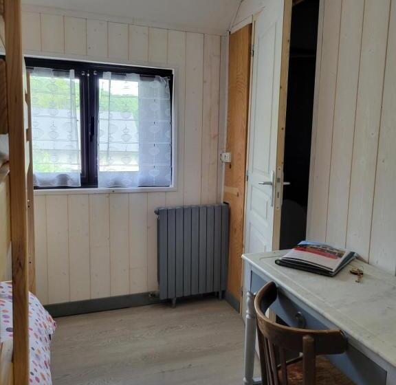 庭の見えるシングルルーム, Auberge La Bergerie